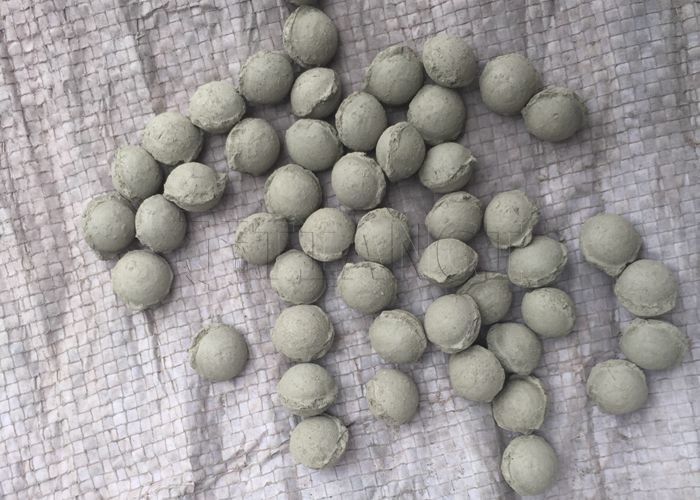 เครื่องบดย่อยปุ๋ย NPK แบบลูกกลิ้งสำหรับเม็ดผงแห้งหรือรูปร่างไม่สม่ำเสมอ