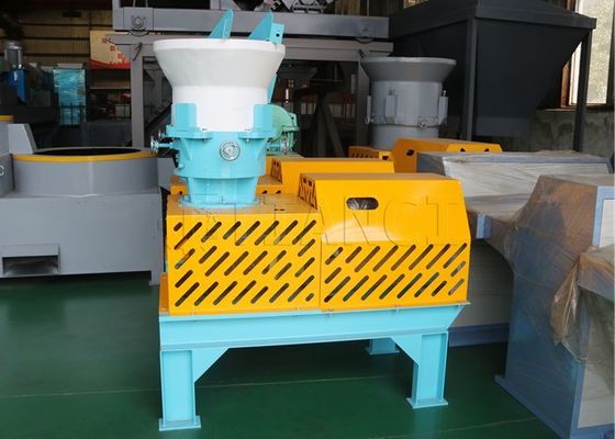 Bentonite Cat Litter Granule Making Machine เครื่องทําแกรนูเลอร์การสกัดฟิล์มเรียบ
