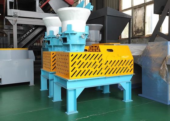 หมักไก่ สารประกอบออร์แกนิค คอมพอสต์ ปั๊มปูน Granulator เครื่องทําเม็ดหนังเรียบ